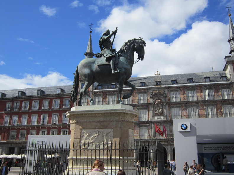 42 Plaza Mayor - Statue of King Philip III.JPG